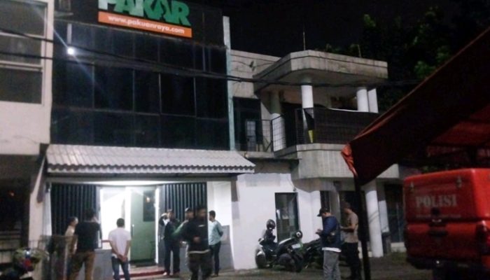 Kantor Redaksi PAKAR Dibakar OTK, Ketua PWI Kota Bogor Angkat Bicara