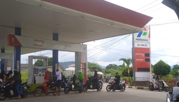 Kedapatan Langgar UU Migas. Oknum Karyawan SPBU di Ciampea Coba Suap Awak Media