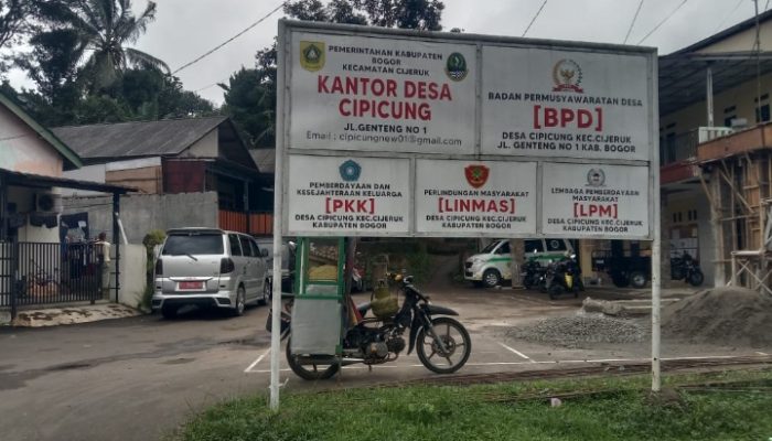 Kades Belum 1 Priode Menjabat, Sekdes Sudah 3 Kali Diganti. Warga : Ada Apa Dengan Pemdes Cipicung?