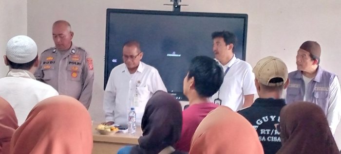 ‎Laksanakan Instuksi Presiden Prabowo, Tim Diskop UMKM Bogor Bentuk Koperasi Merah di Tiga Desa di Cigombong
