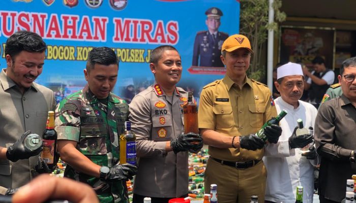 Ribuan Botol Miras Dimusnahkan Polresta Bogor